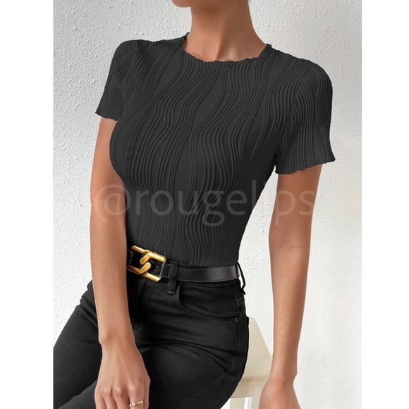 Textured Black Short Sleeve Fitted Tee Shirt Top - Picture 6 of 9